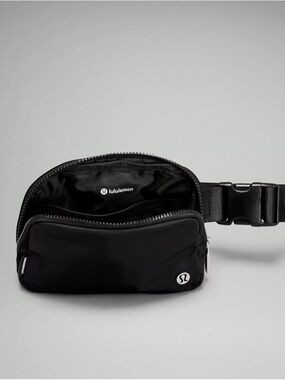 Lululemon Everywhere Belt Bag 1L